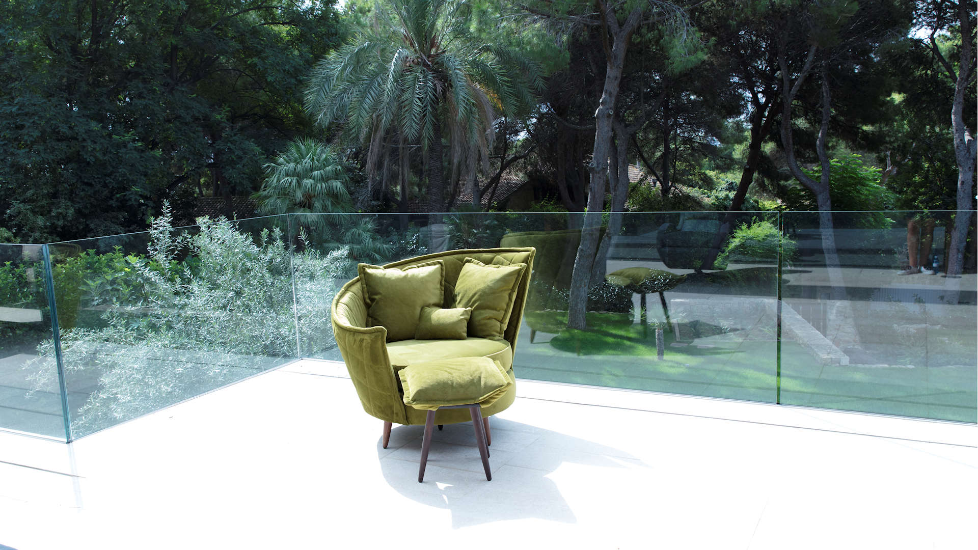 Polstersessel inkl. Hocker-Tisch Z22731